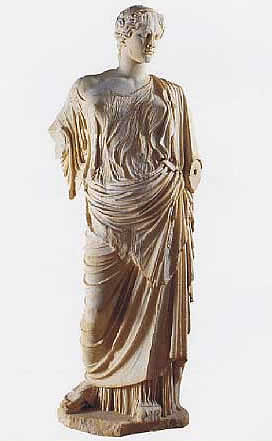 Statua di Venere tipo Syon House-Monaco, copia romana da originale greco. Baia, Museo Archeologico dei Campi Flegrei