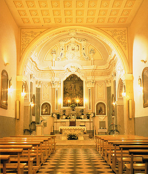 L'interno della chiesa parrocchiale di Sesto