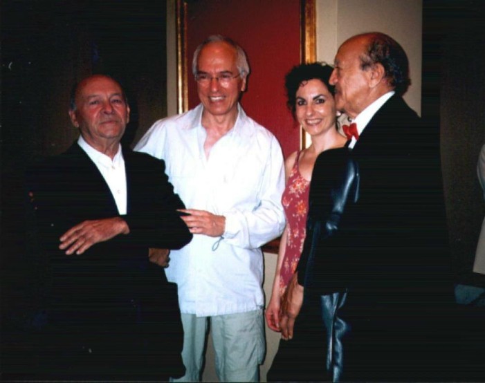 Festoso incontro fra tre allievi di Segovia dopo 50 anni:GHERSI,JOHN WILIAMS,ALIRIO DIAZ,e Maria Pina Roberti,organizzatrice dei festeggiamenti per gli ottantanni di Alirio Diaz.