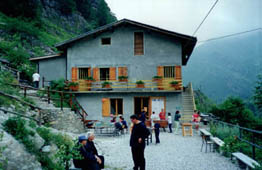 Campeggio 1998 - la casa alpina dopo il primo stralcio di lavori