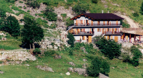 Anno 2000: la Casa Alpina al termine dei lavori