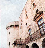 Castello Torre Cilindrica (17679 byte)