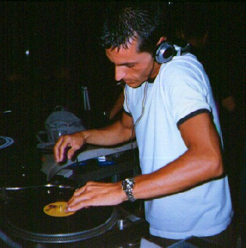 Giancarlo in consolle (LIDO -SUMMER 99)