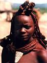 ragazza Himba, la conchiglia al collo indica che e' sposata