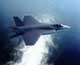 caccia F-22 in volo sul mare