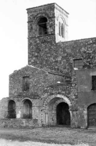 Portale di ingresso del Santuario di Anglona nei primi anni del 1900