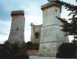 Torre del Fiume, o Quattro Colonne