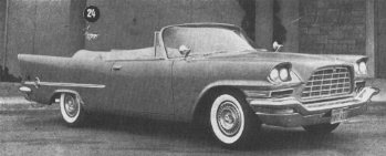La mitica Chrysler 300D, qui in versione cabrio, classica berlina americana anni '50 equipaggiata col motore bomba 392ci Hemi