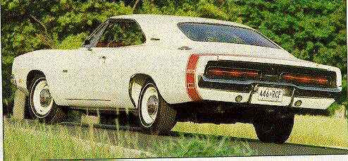 Ecco una versione speciale della Charger 1969, la 500 che aveva il lunotto posteriore pi inclinato e non aveva le pinnette ai lati del lunotto stesso.