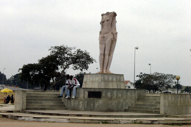Brazzaville - Monument to the Civil War