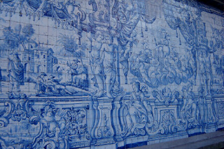 Oporto - Cathedral cloisters, tiles