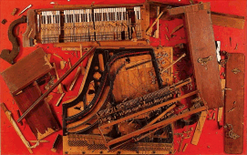 Arman "Chopin's Waterloo"  (1962). Pianoforte fracassato su pannello di legno. 186 x 300 x 48 cm. Muse National d'Art Moderne - Centre Georges Pompidou, Paris. PHOTO: MNAM Centre Georges Pompidou.