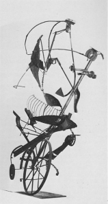 Richard Stankiewicz. "Europe on a Cycle"  (1953). Metalli di recupero assemblati e saldati assieme. 202 x 94 x 91 cm. Muse National d'Art Moderne - Centre Georges Pompidou, Paris. PHOTO: MNAM Centre Georges Pompidou.