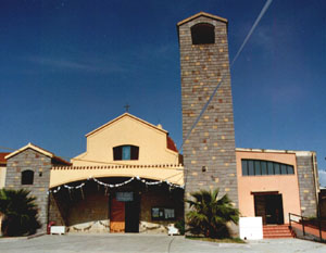 Chiesa Parrocchiale vista dalla piazza Santa Lucia