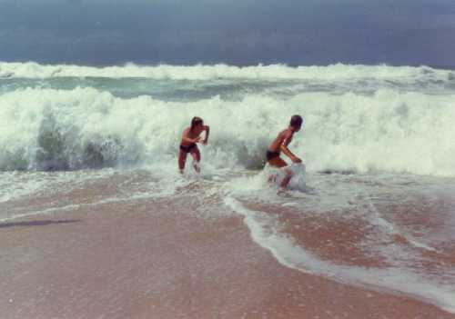 Piero e Stefano in Brasile: spiaggia presso Salvador (Bahia)