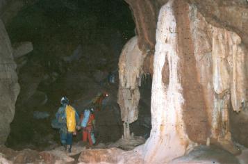 Speleologia in Sardegna: in marcia verso il sifone Sa Ciedda, nella grotta di Su Palu