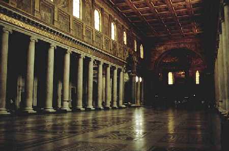 S. Maria Maggiore. The nave..jpg (61406 bytes)