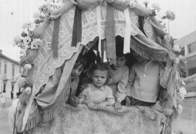 Bambini sul carro (1965)