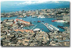 Panoramica del porto di Genova