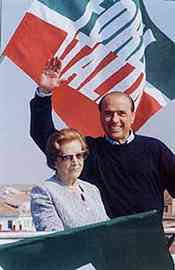 da: "Una storia italiana": Silvio Berlusconi con la mamma