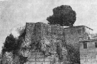 La rocca - Foto tratta dal libro " Usi e costumi della vecchia Sgurgola " di Menotti Morgia