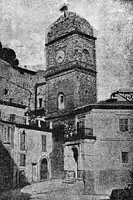 La torre con l'orologio - Foto tratta dal libro " Usi e costumi della vecchia Sgurgola " di Menotti Morgia