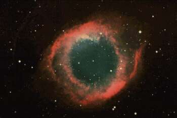 Esempio di Nebulosa Planetaria. Si possono vedere i gas emessi dalla stella centrale a grande distanza
