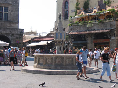 La fontana di Piazza Hippocratous