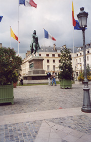 La statua dedicata a Giovanna d'Arco, in place du Martroi