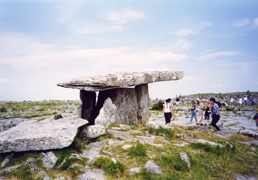 Il millenario Poulnabrone dolmen