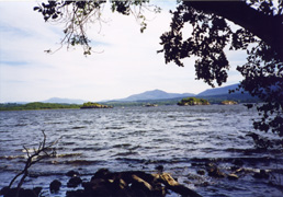 Una veduta su uno dei laghi di Killarney