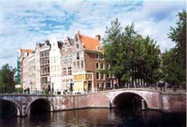 Uno dei tanti bellissimi canali di Amsterdam