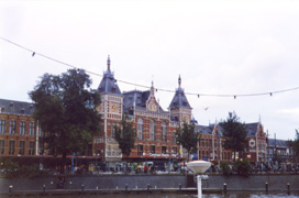 La stazione ferroviaria di Amsterdam
