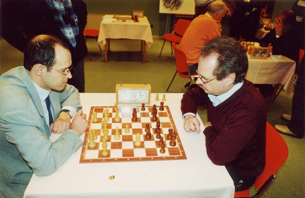 Partita lampo amichevole con Stefano Mensurati al torneo Vip di Saint Vincent 2001 (foto di Michele Brazzale)